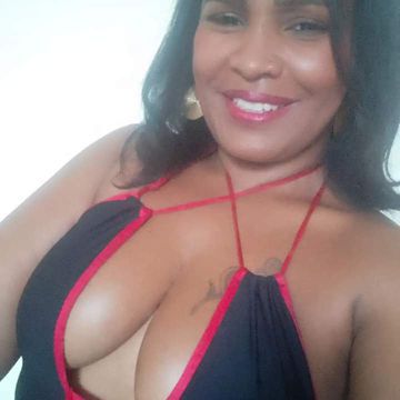 Venha ser feliz com essa carioca apimentada 
Venha se satisfazer
Chupa gostoso
Chupo tambem vira sorvete
Vai gosta
Sou carinhosa sem pressa
Chama não vai se arrepender
Vai querer mais.