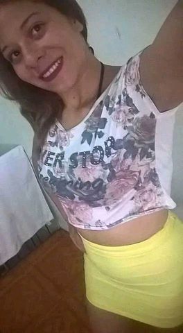 1.51 53 kl olhos castanhos claro cabelo curto liso tatuada educada a sua espera para foder gostoso
