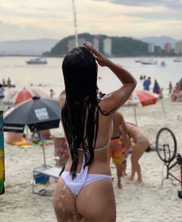 Uma bela morena baixinha , para você ar algumas horas , te garanto que não vai ser arrepender