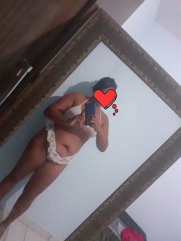 Pri 30 anos,
1.60 de altura 
76 kilos
Morena
Atento todos os horários
Sexo apenas de camisinha não insista,
Não tenho local, motel, hotel ou a sua casa 
Não faço anal